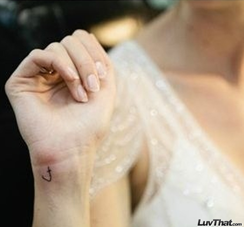 35 Sweet Wrist Tattoos – LuvThat